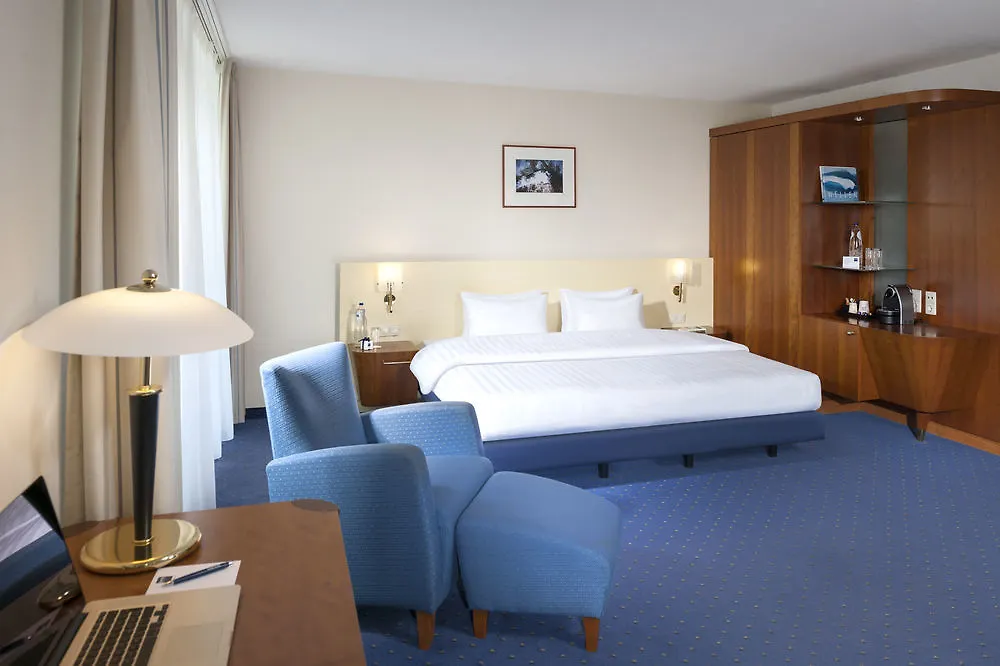 Ramada By Wyndham Amsterdam Airport Schiphol Hotel Badhoevedorp